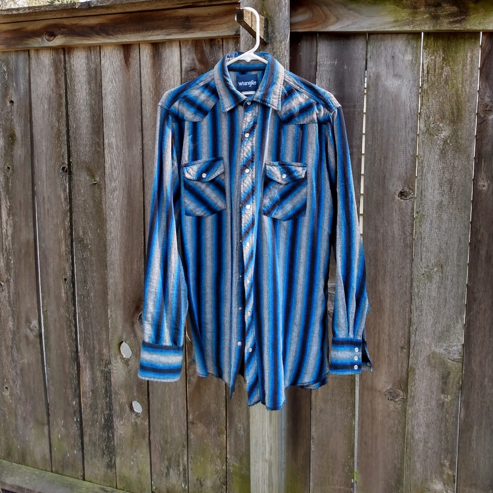 Snap-button shirt
